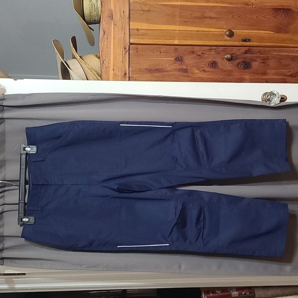 Oobe‎ Men's Pants Comfort Casual Reflective Stripe Pleated Knees Size 32x28. EUC